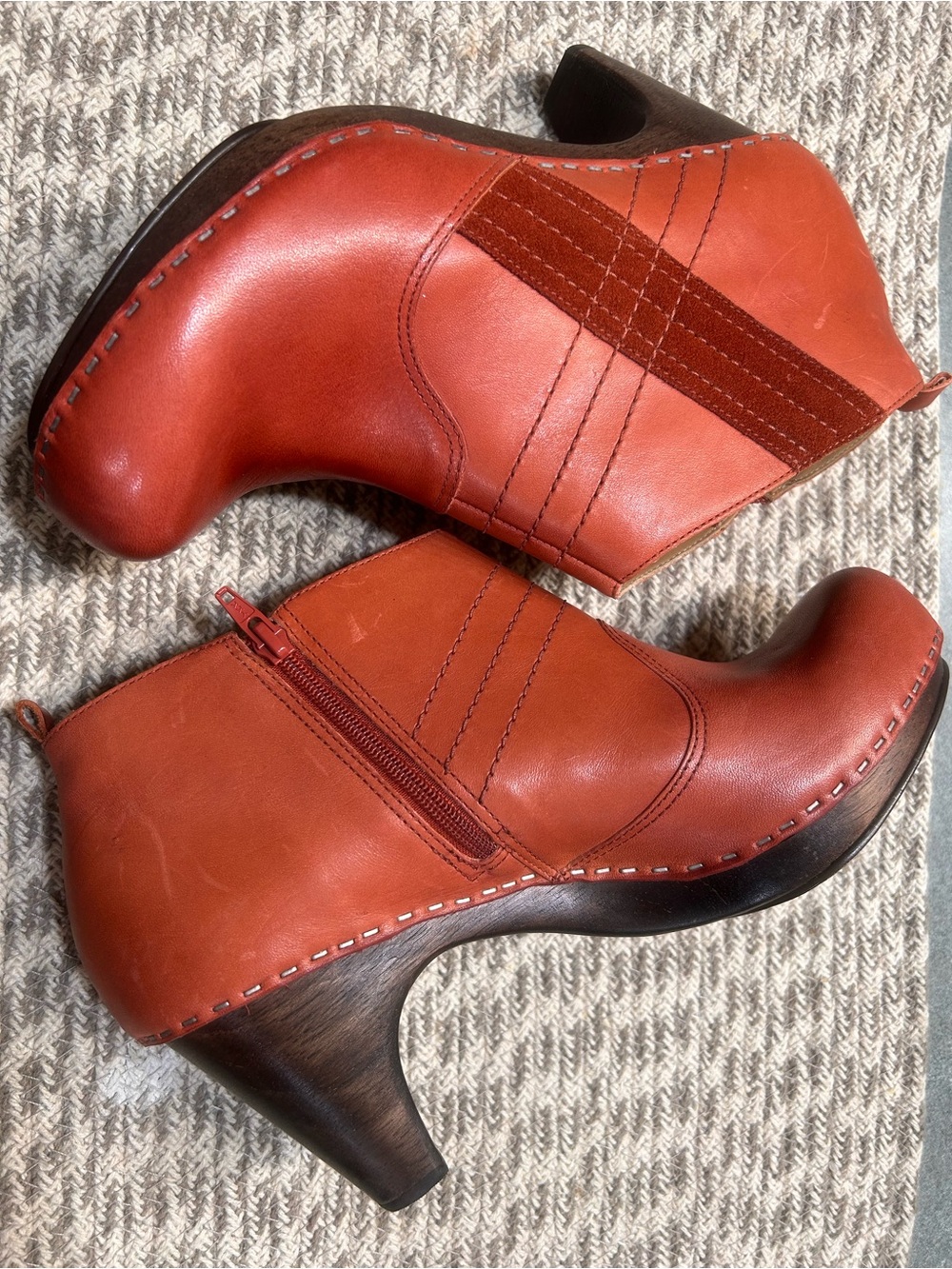 ANTHROPOLOGIE CIDER PRESS CLOGS SCHULER & SONS SHOES RED BOOTIES ANKLE BOOT 7.5